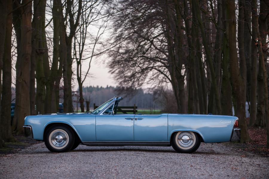  Lincoln Continental Convertible (74A) 1962 года  (фото 14 из 35)